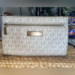 Michael Kors Wristlet
